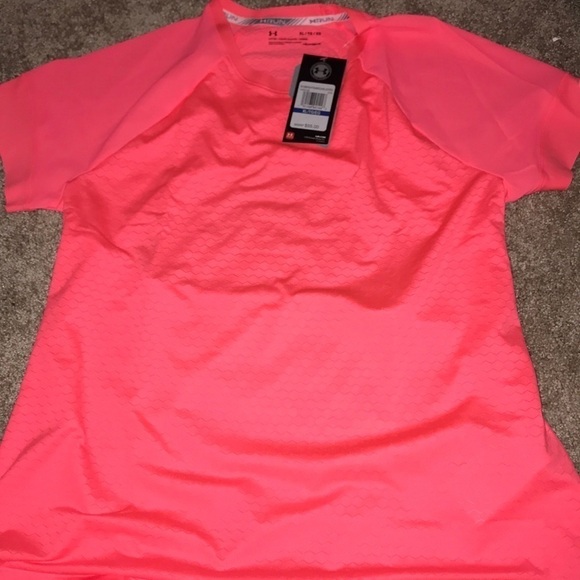 NWT Under Armour Open Back Active Tee - Picture 3 of 5